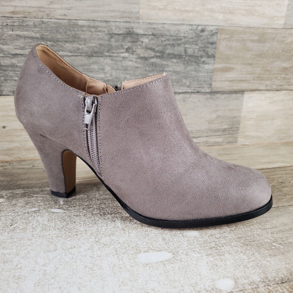 Journee Collection Sanzi Womens Boots Sz 8 M Gray Faux Suede Side Zip Block Heel